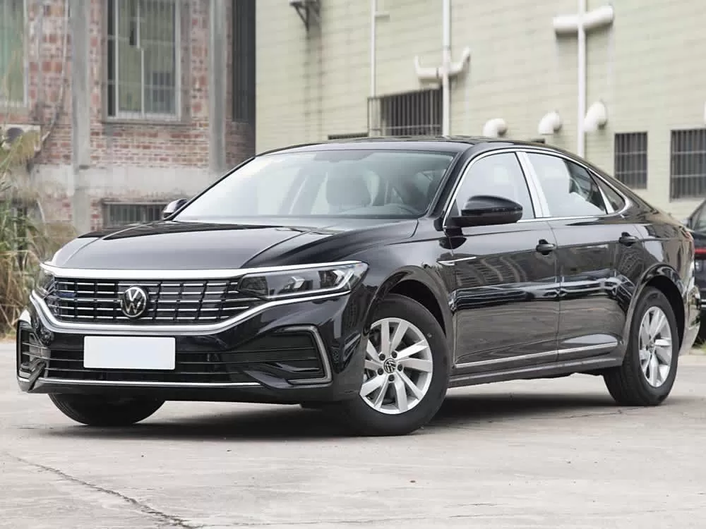 VW Passat 430PHEV 2025