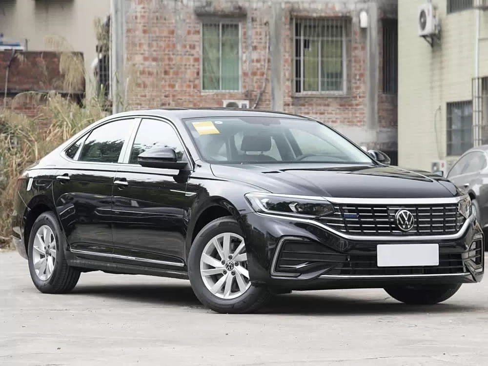 VW Passat 430PHEV 2025