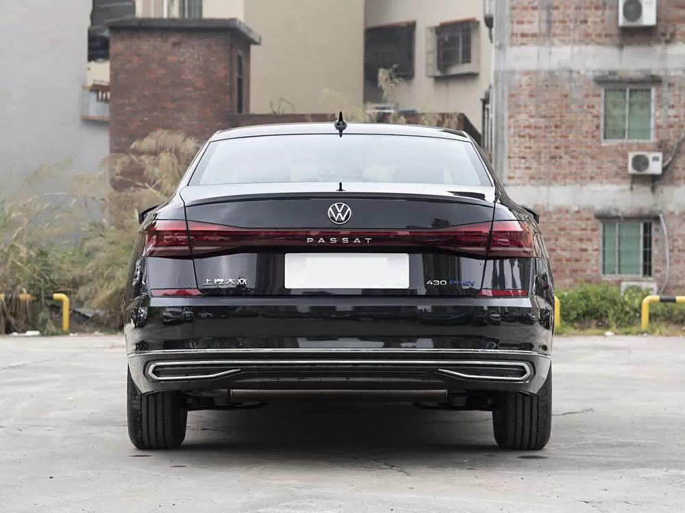 VW Passat 430PHEV 2025