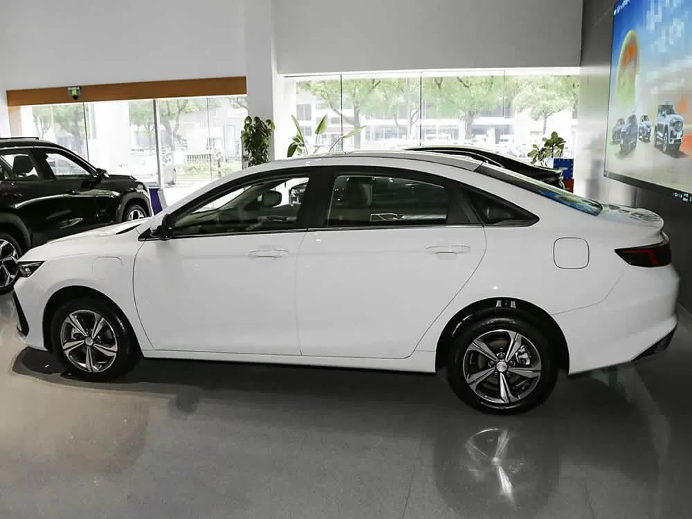 Geely Dihao L HiP 1.5TD-DHT Pro 2024