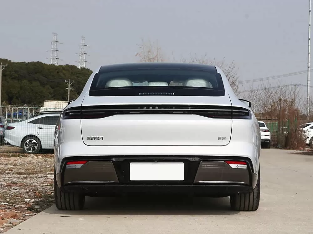 Geely Galaxy E8 EV 2025