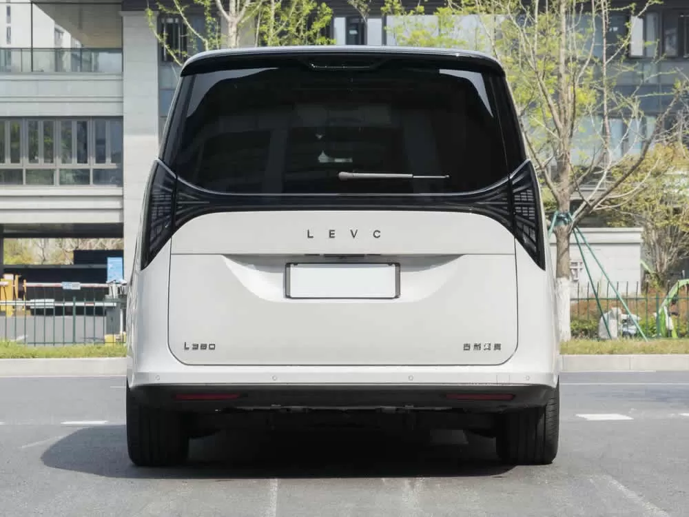 Geely LEVC Yizhen L380 2025