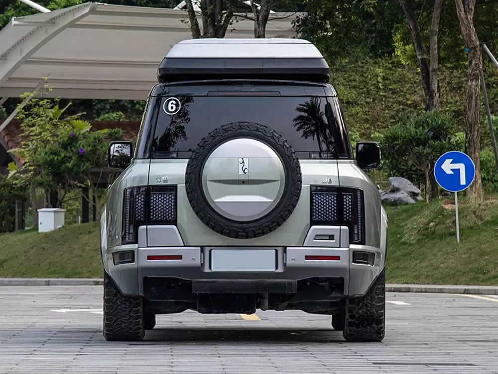 BYD Yangwang U8 2024