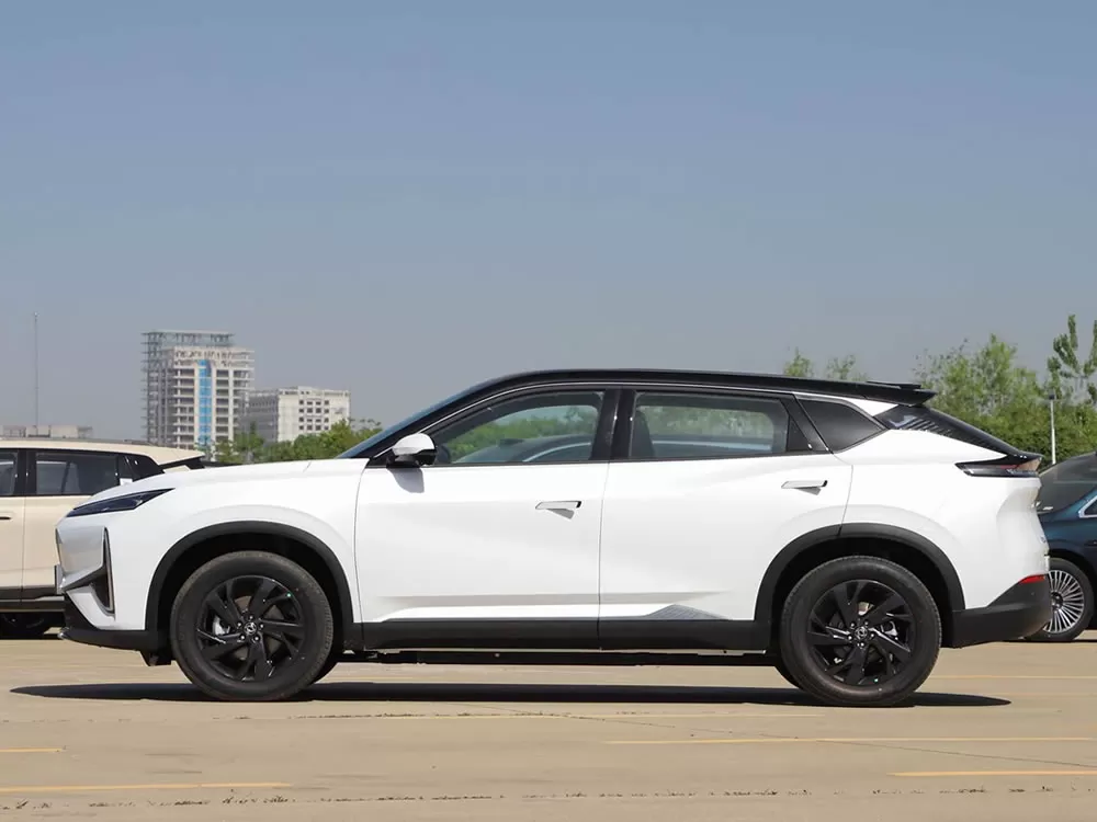 DongFeng Aeolus L7 EV 2025
