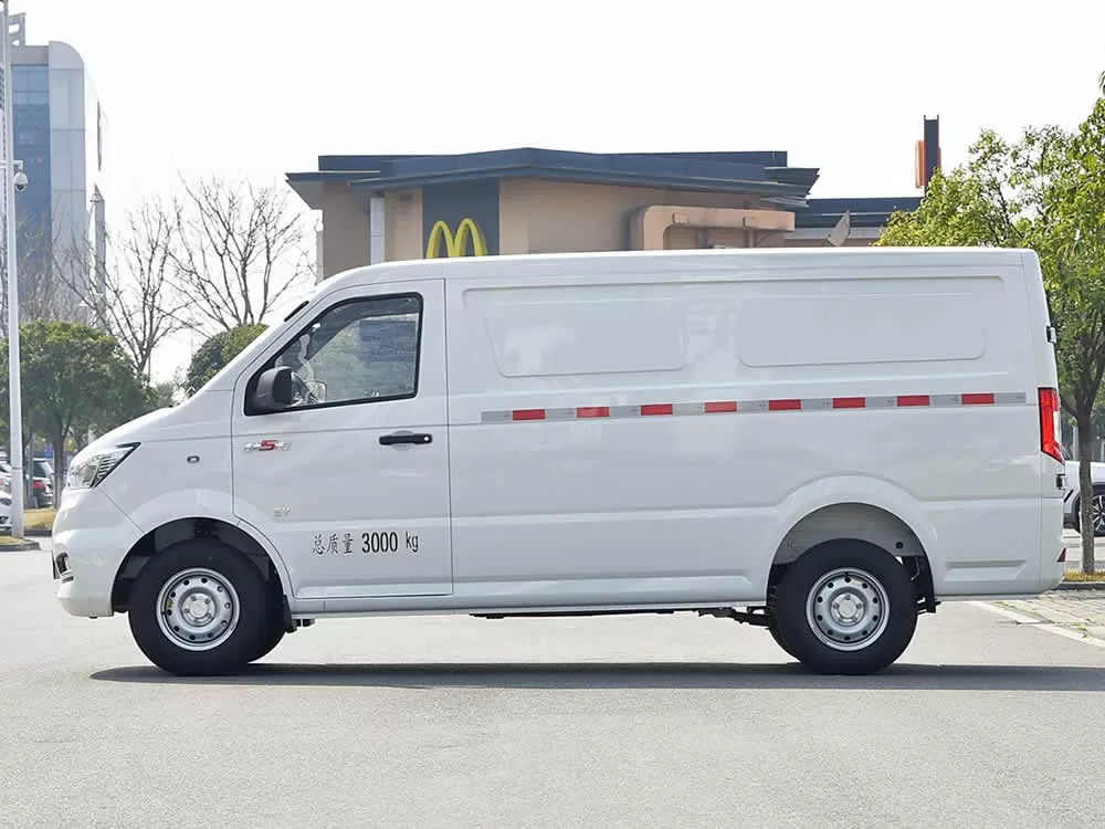 DongFeng Yufeng EM26 EV 2023