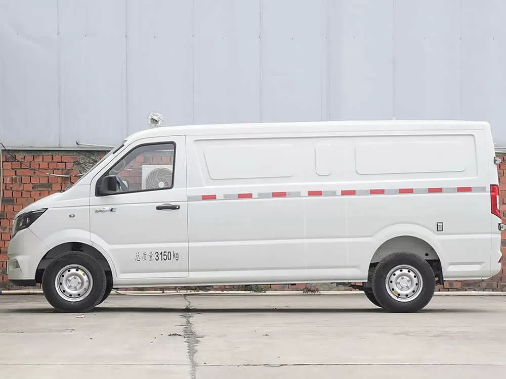 DongFeng Yufeng EM27 EV 2024