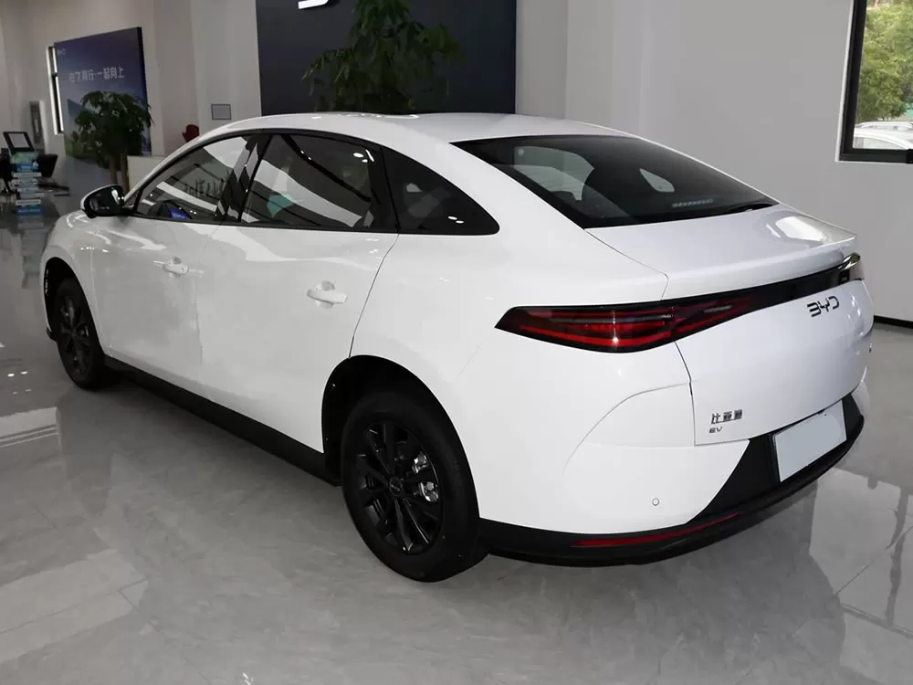 BYD E7 EV 2025