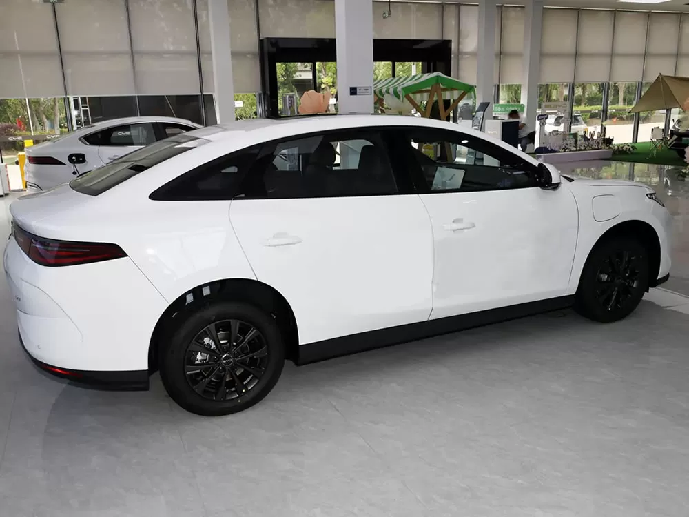 BYD E7 EV 2025