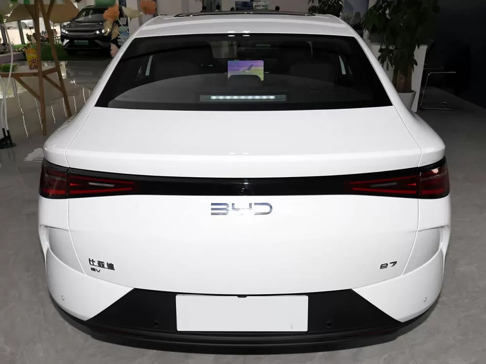 BYD E7 EV 2025