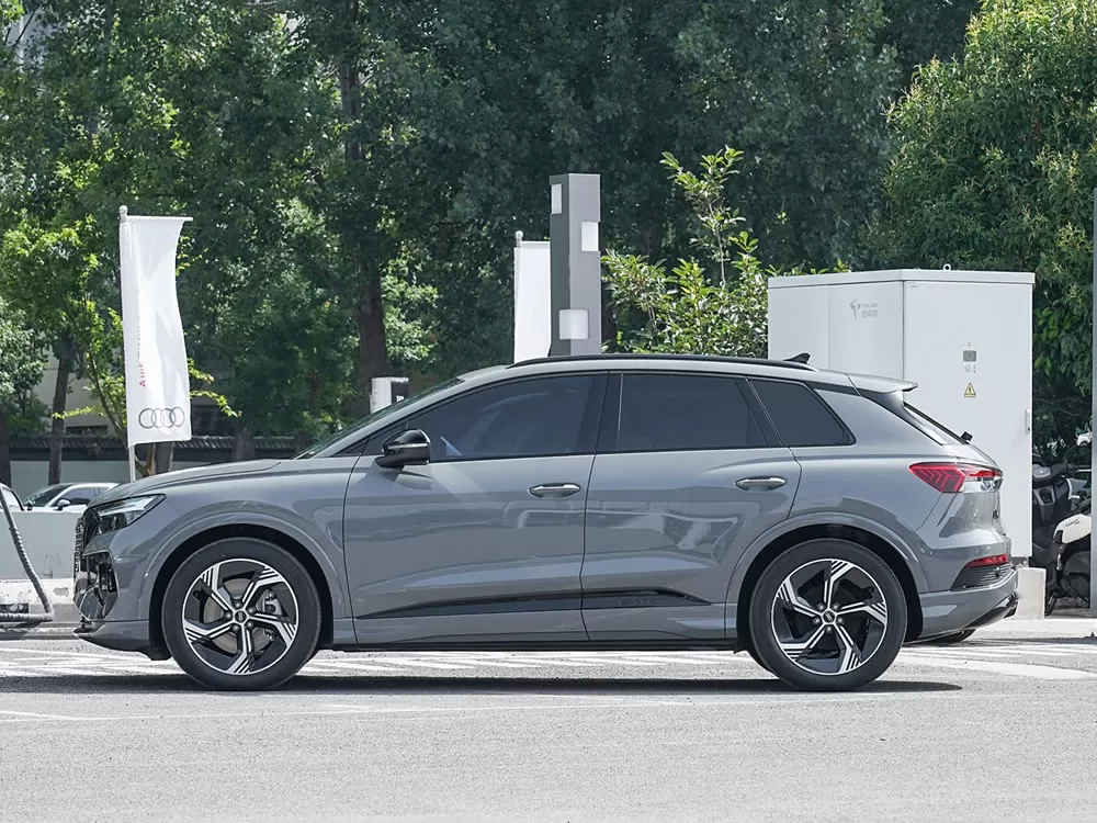 Audi Q4 e-tron EV 2024