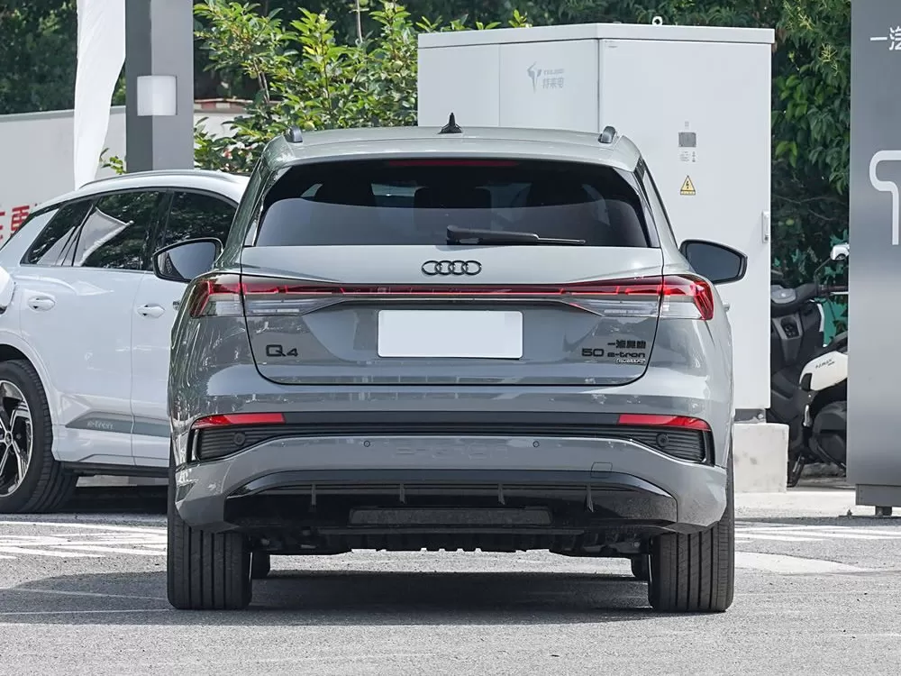 Audi Q4 e-tron EV 2024