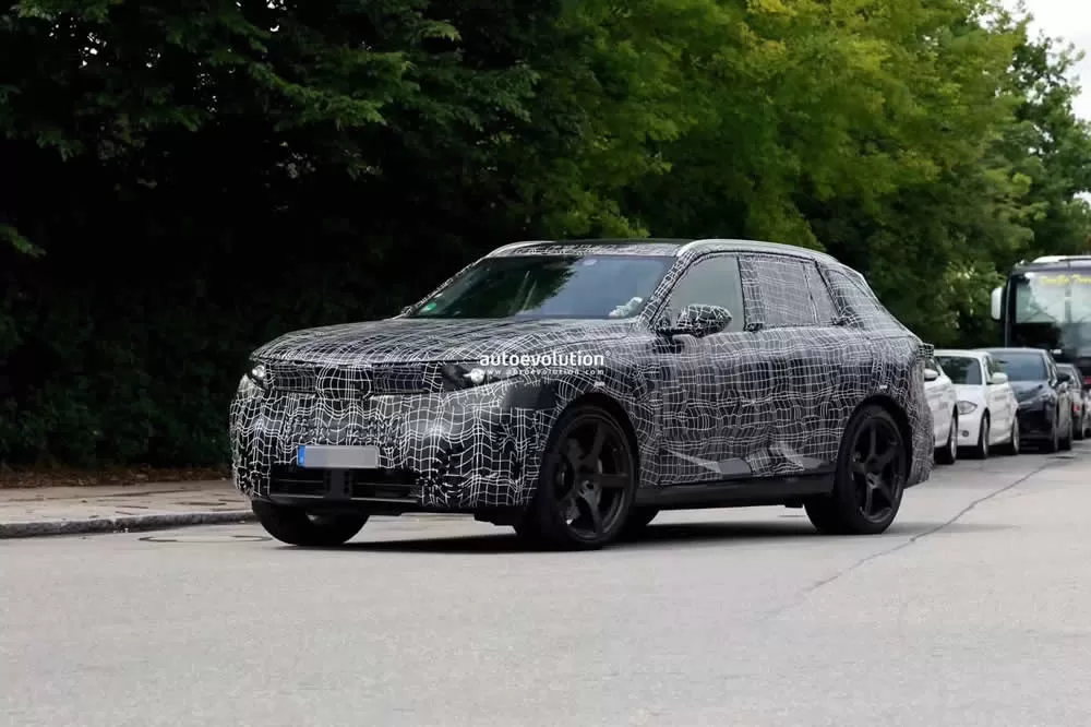 BMW iX5 M70 electric prototype spy photos