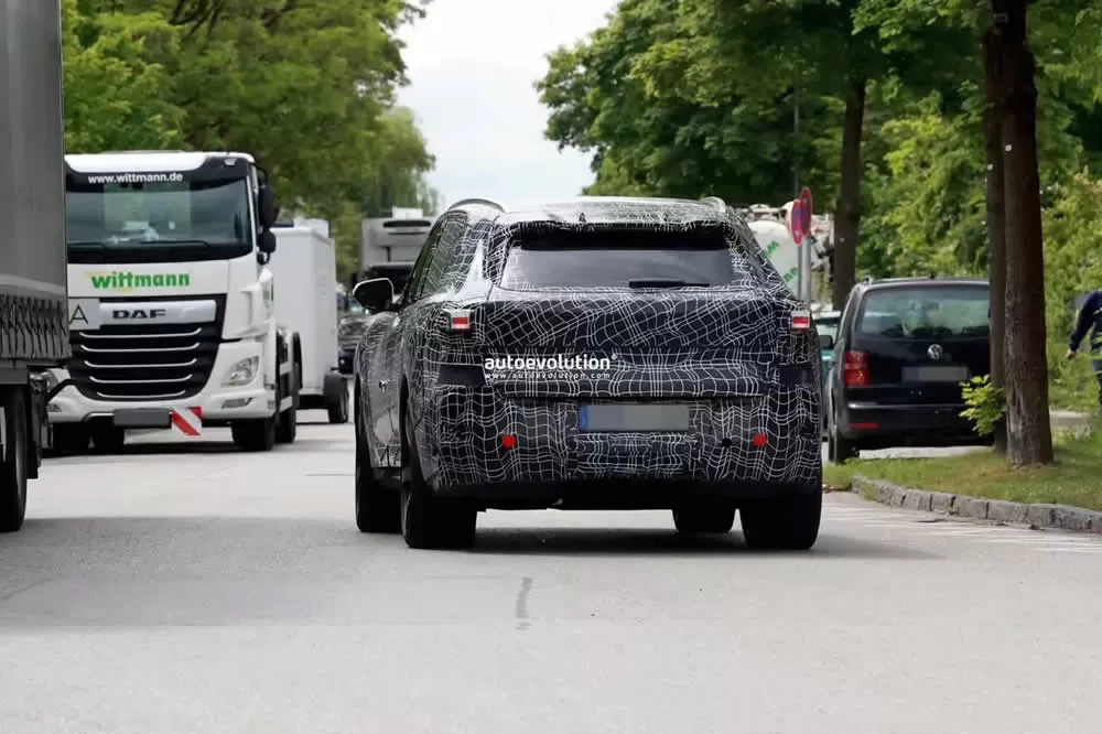 BMW iX5 M70 electric prototype spy photos