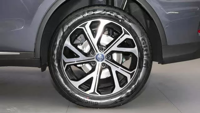 BYD Tang tire