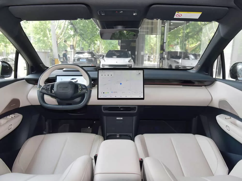 LYNK&CO Z20