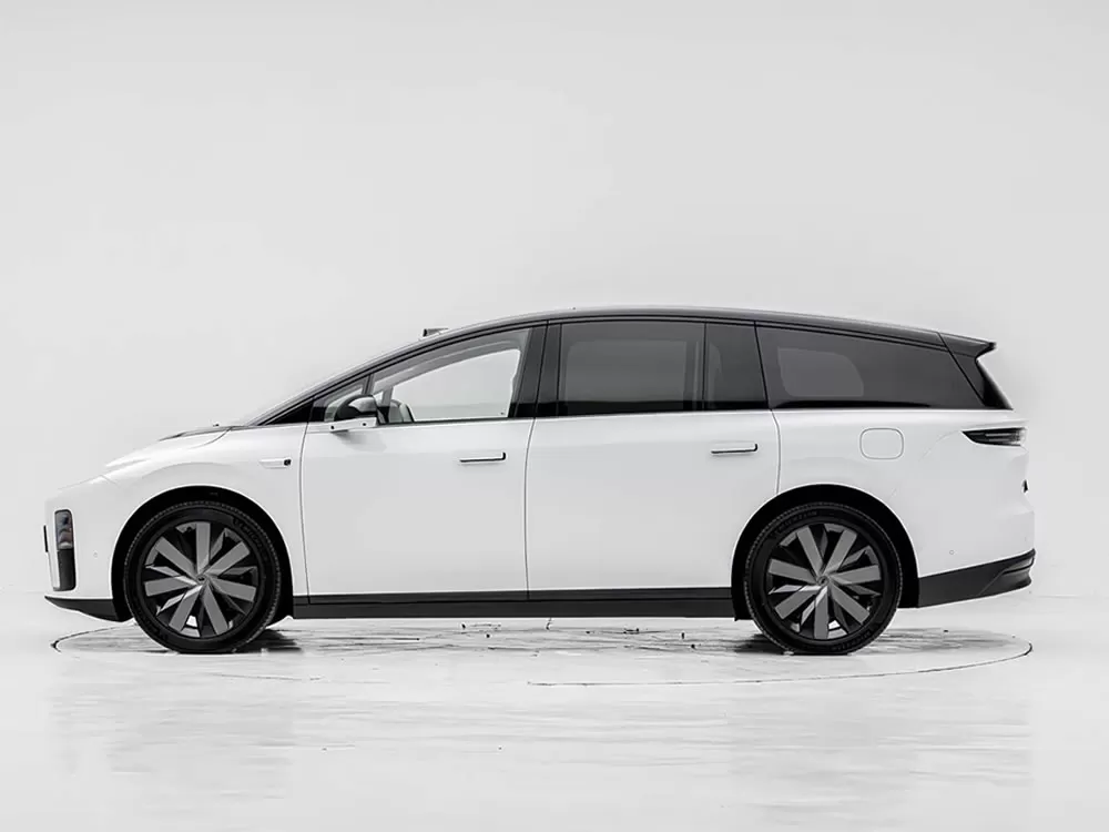 ليشيانغ i8 EV 2025