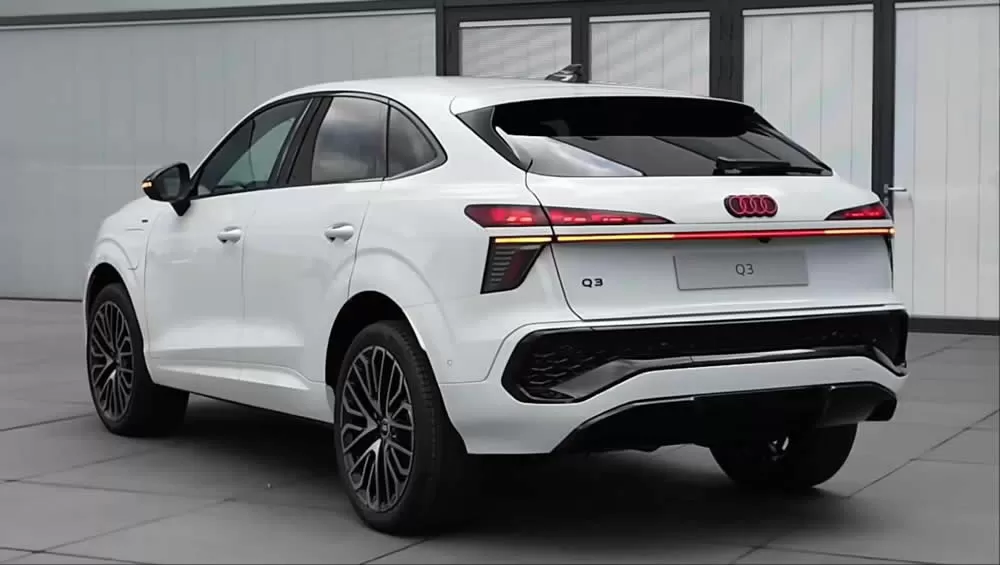 AUDI Q3