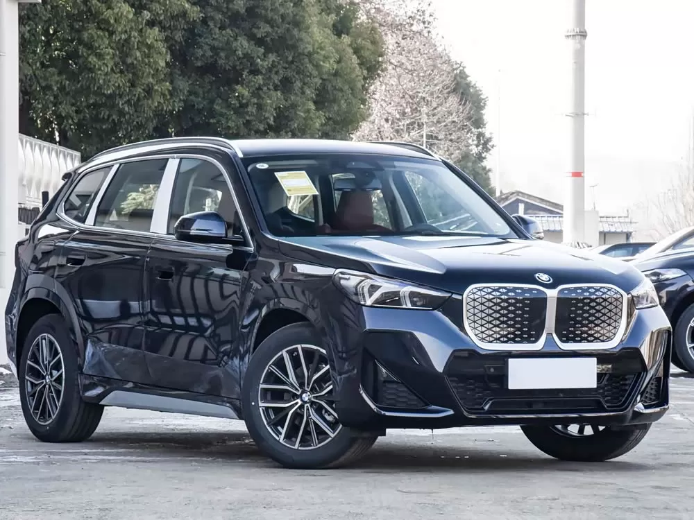 بي ام دبليو آي إكس 1 2026