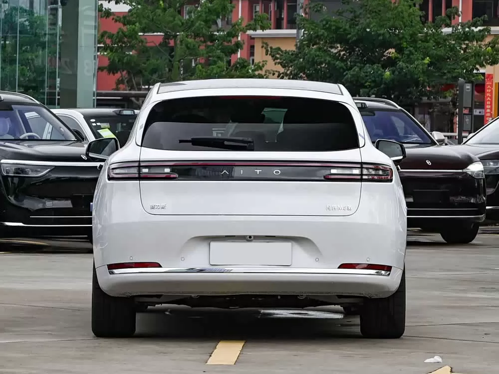 AITO M5 REEV/EV 2025