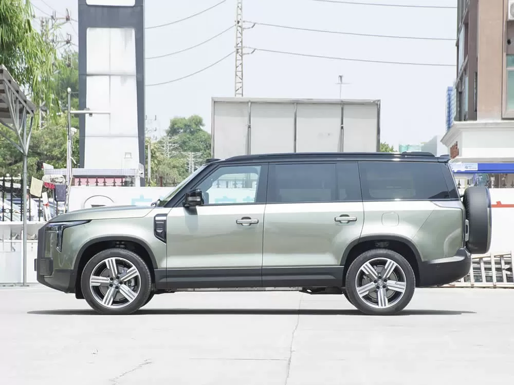 ROXMOTOR 01 REEV 2024