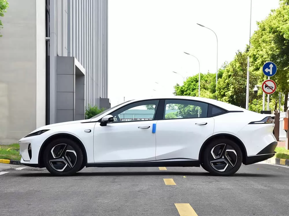 Deepal L07 REEV/EV 2025