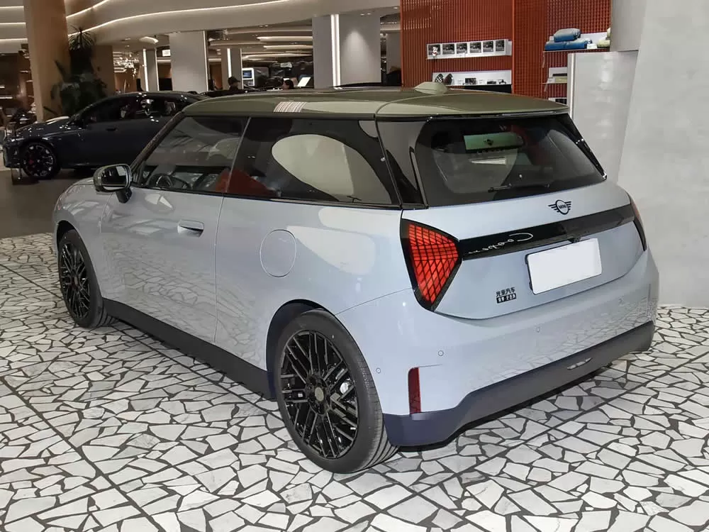 MINI Cooper Paul Smith Designer Edition eléctrico 2026