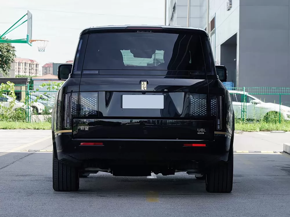 BYD Yangwang U8L 2026