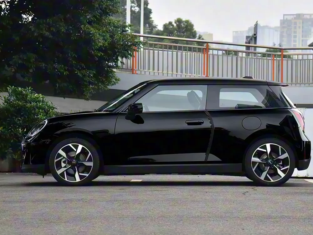 BMW MINI COOPER NEW 2026