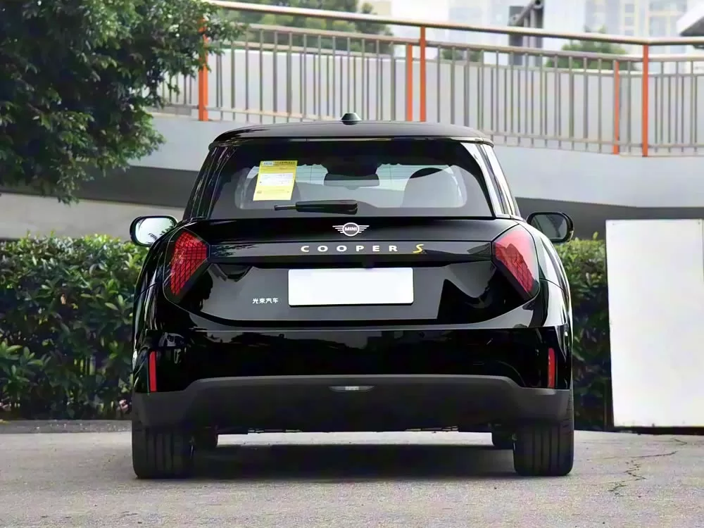 BMW MINI COOPER NEW 2026