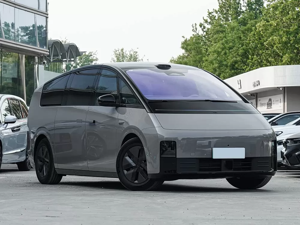 LiXiang MEGA Ultra Inicio 2025