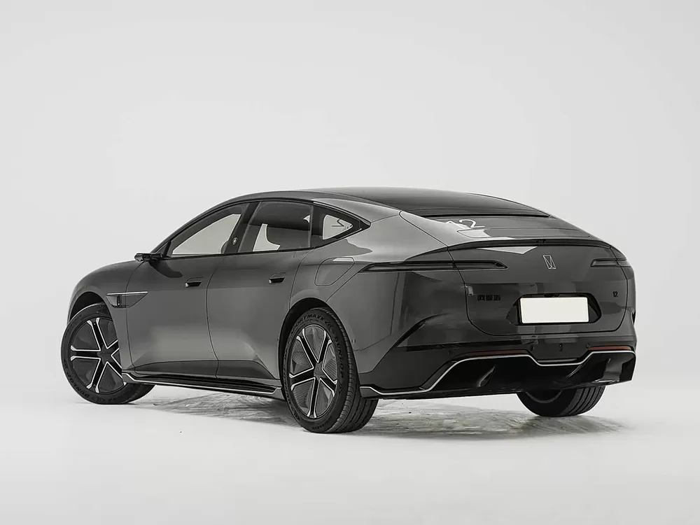 إصدار المحرك المزدوج AVATR 12 لعام 2026