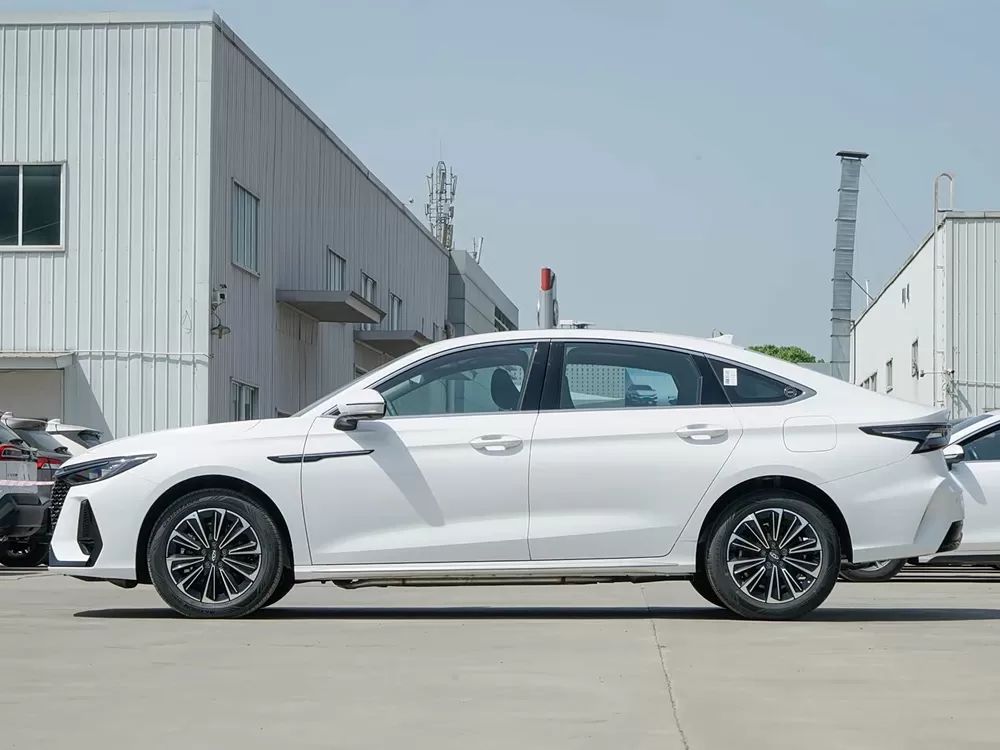 Chery FULWIN A8 DHT 2025