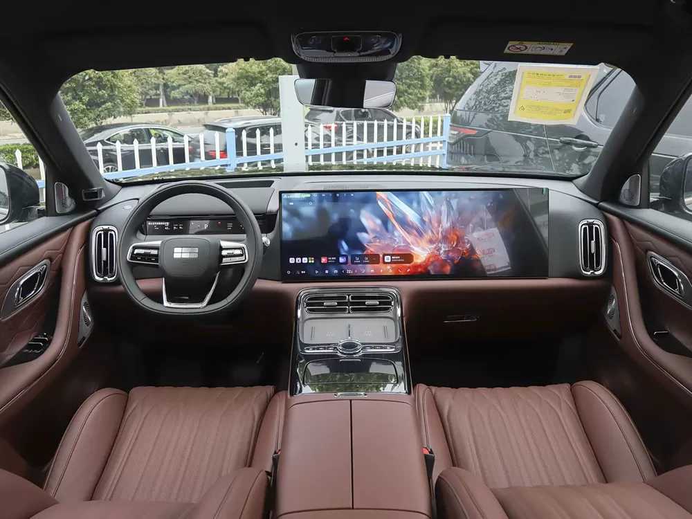 SUV GEELY Galaxy M9 Black Gold Smart Edition 2026