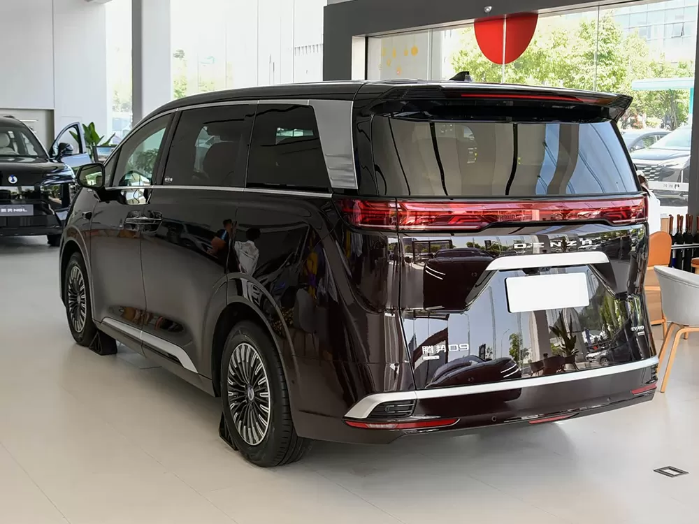 BYD 2026 Denza D9