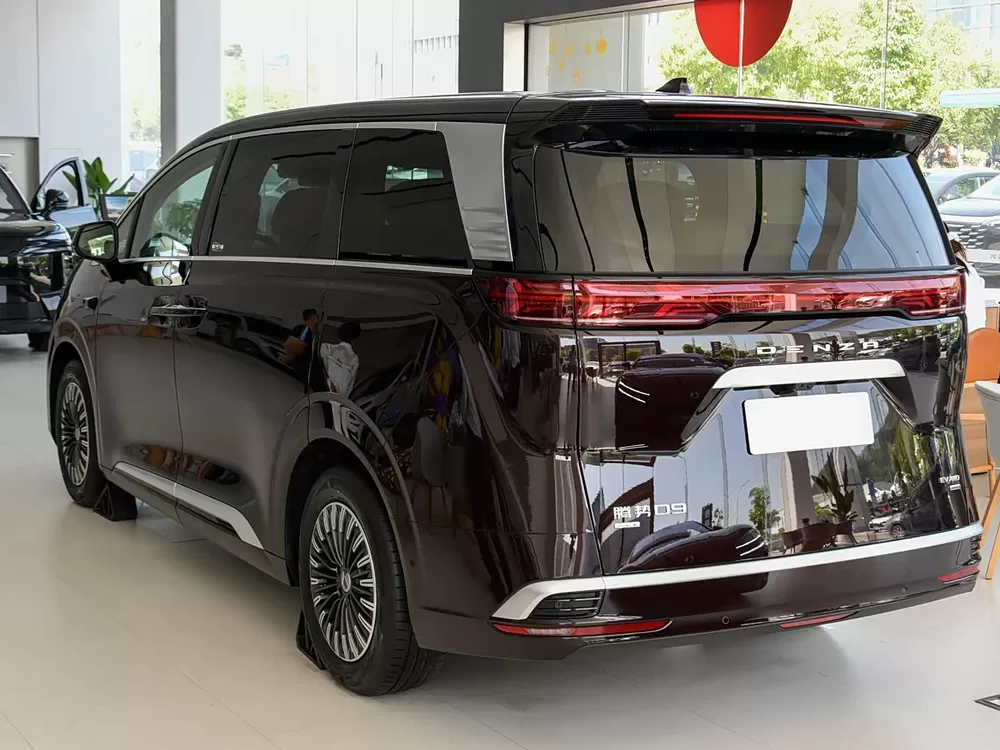 Denza D9 DM-i/EV 2026