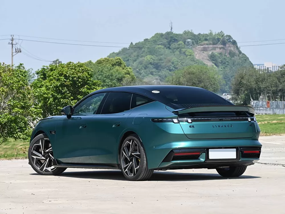 2026 LYNK & CO 10
